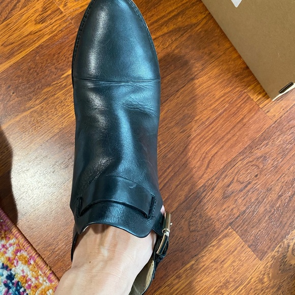 Geox Oxford. So adorable and comfortable! - Picture 4 of 4